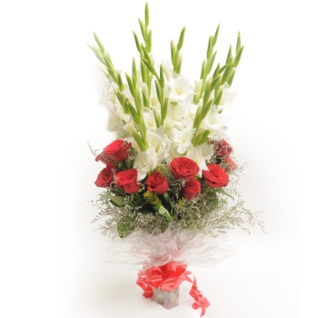 Букет из гладиолусов и роз "Елена"