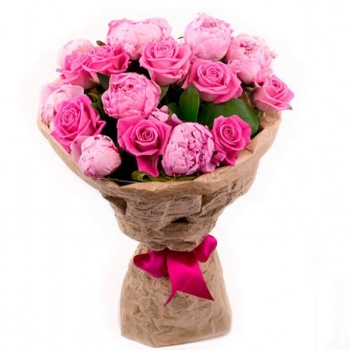 Букет из роз и пионов "Мадлен"